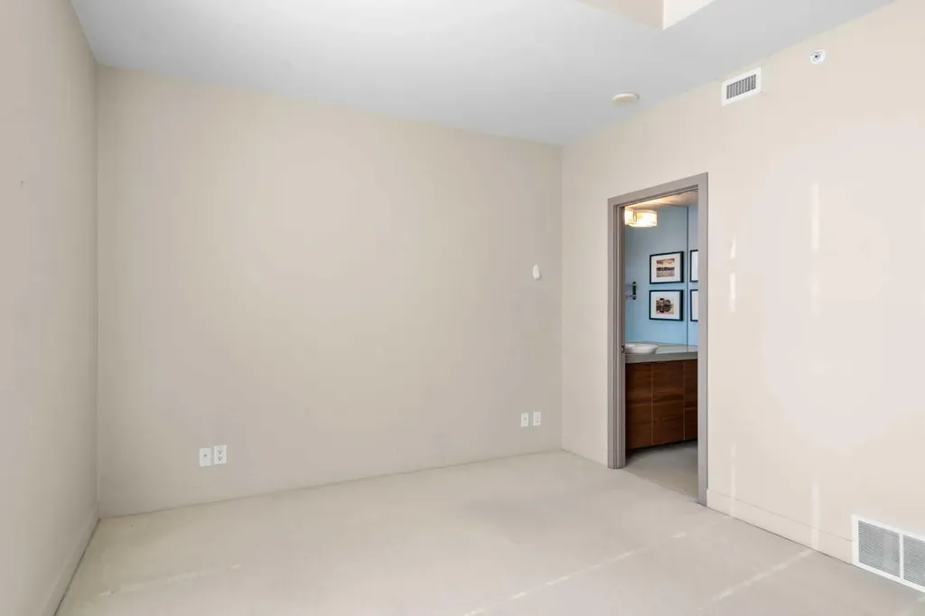 1132 12 Avenue SW Calgary AB T2R 0J7