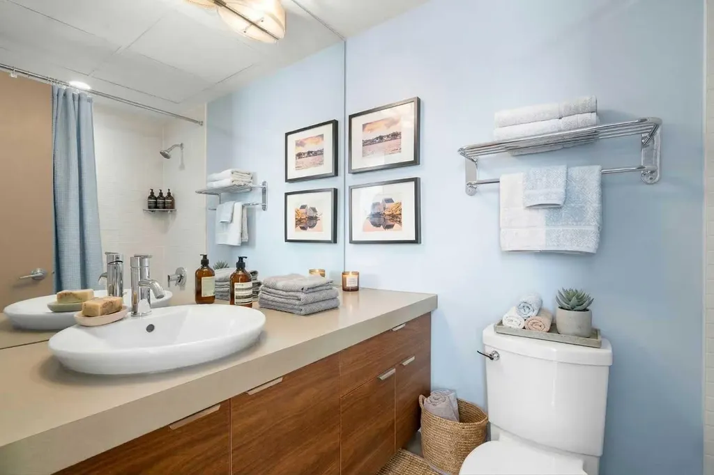 1132 12 Avenue SW Calgary AB T2R 0J7