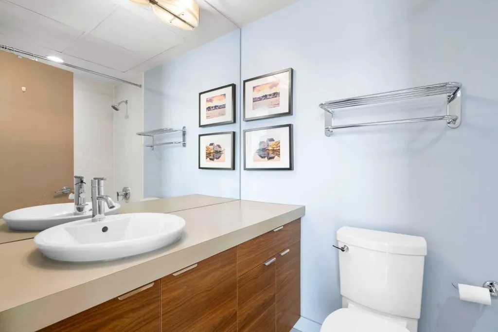1132 12 Avenue SW Calgary AB T2R 0J7