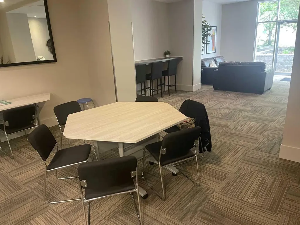1132 12 Avenue SW Calgary AB T2R 0J7