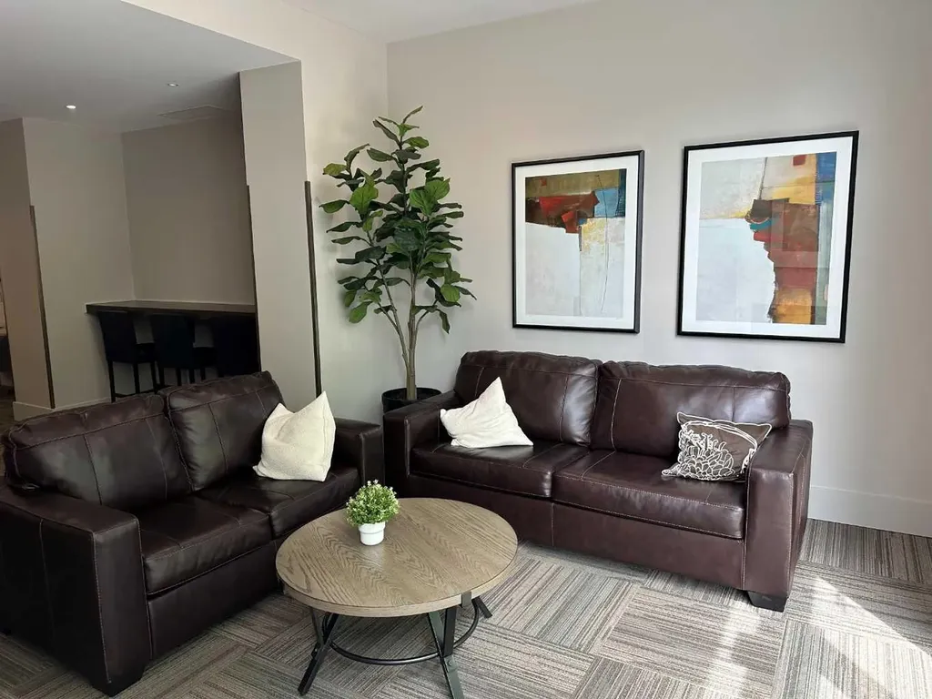 1132 12 Avenue SW Calgary AB T2R 0J7