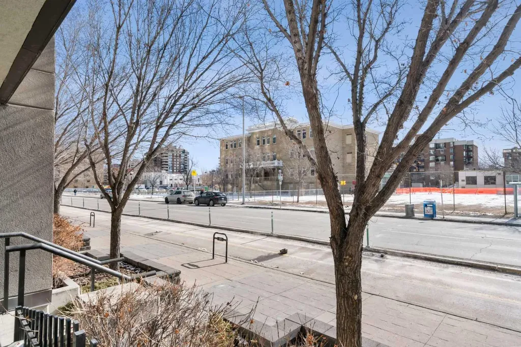 1132 12 Avenue SW Calgary AB T2R 0J7