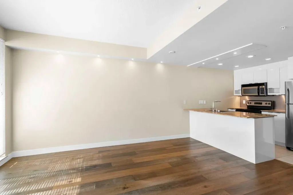 1132 12 Avenue SW Calgary AB T2R 0J7