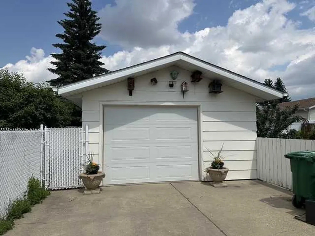 134 Wiltshire Boulevard Red Deer AB T4N 6B6