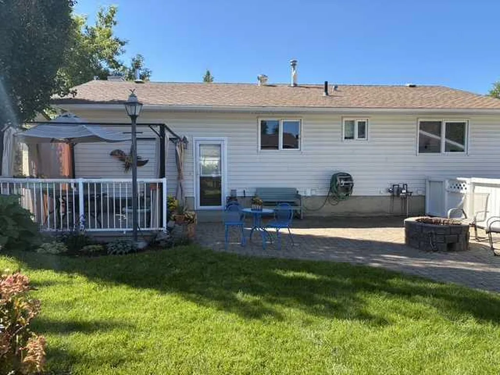 134 Wiltshire Boulevard Red Deer AB T4N 6B6