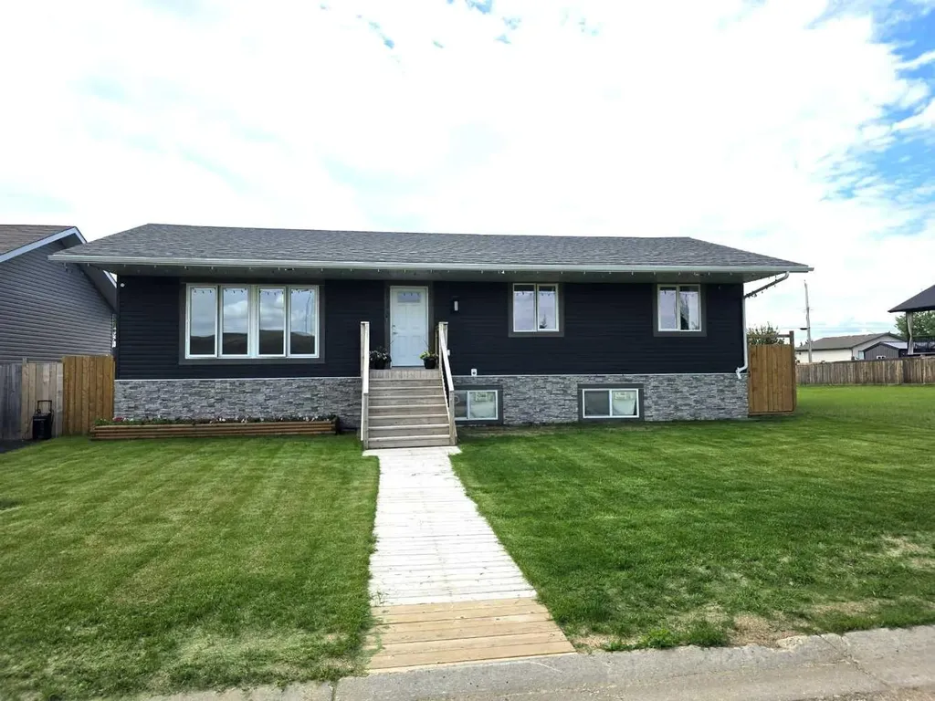 5123 57 Avenue Edgerton AB T0B 0E9
