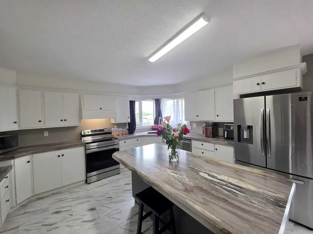 5123 57 Avenue Edgerton AB T0B 0E9