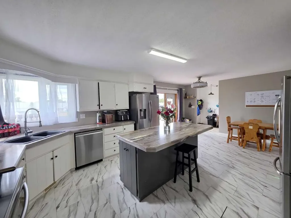 5123 57 Avenue Edgerton AB T0B 0E9