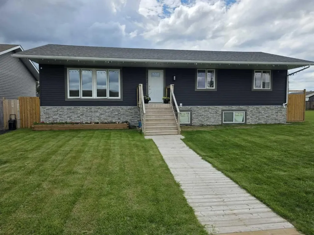 5123 57 Avenue Edgerton AB T0B 0E9