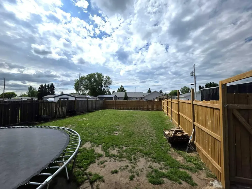 5123 57 Avenue Edgerton AB T0B 0E9