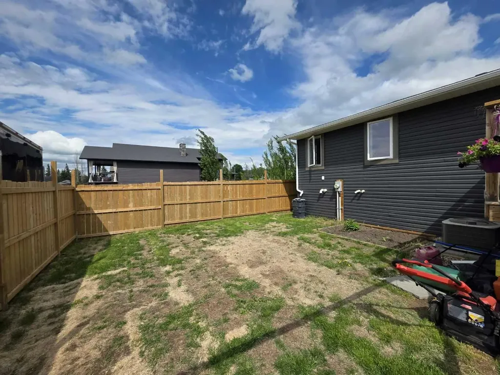 5123 57 Avenue Edgerton AB T0B 0E9