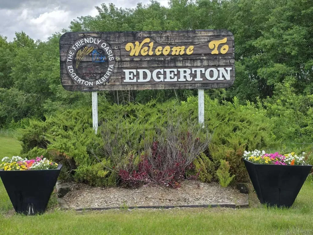 5123 57 Avenue Edgerton AB T0B 0E9