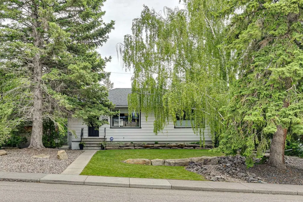 4024 Grove Hill Road SW Calgary AB T3E 4E6