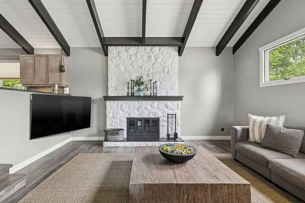 4024 Grove Hill Road SW Calgary AB T3E 4E6