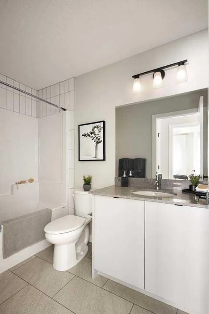 5016 154 Avenue SW Calgary AB T2Y1C3