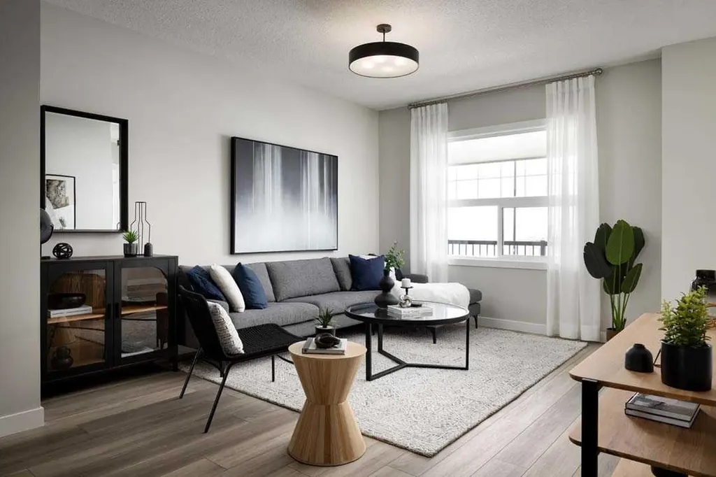 5016 154 Avenue SW Calgary AB T2Y1C3