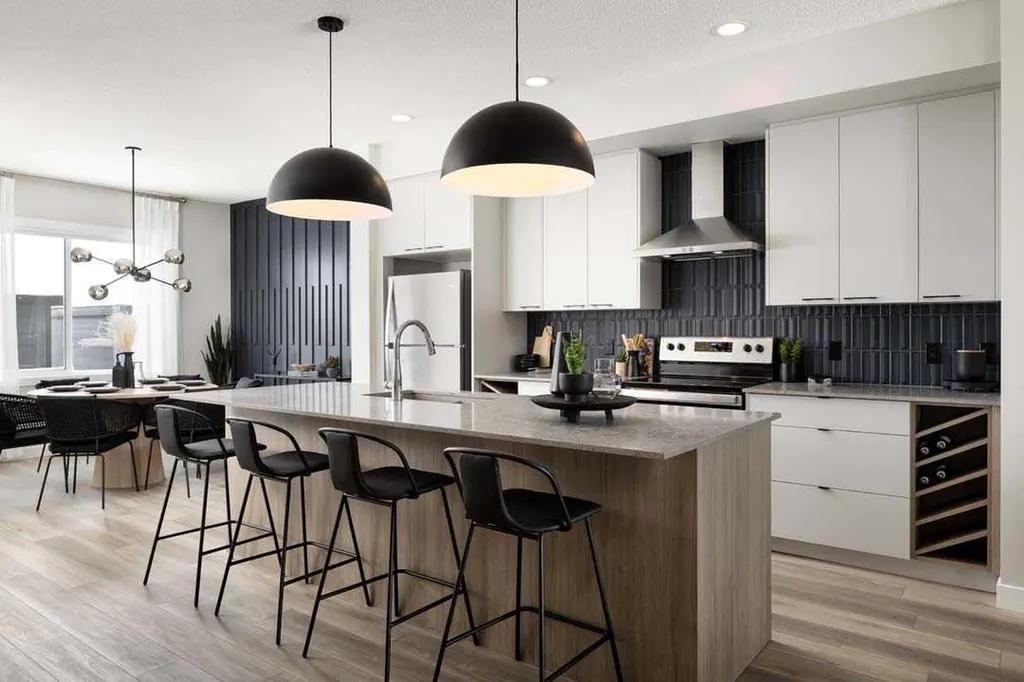 5016 154 Avenue SW Calgary AB T2Y1C3