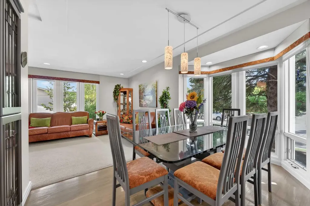 4603 Virginia Drive NW Calgary AB T3A 0N9
