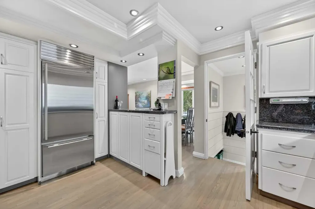 4603 Virginia Drive NW Calgary AB T3A 0N9