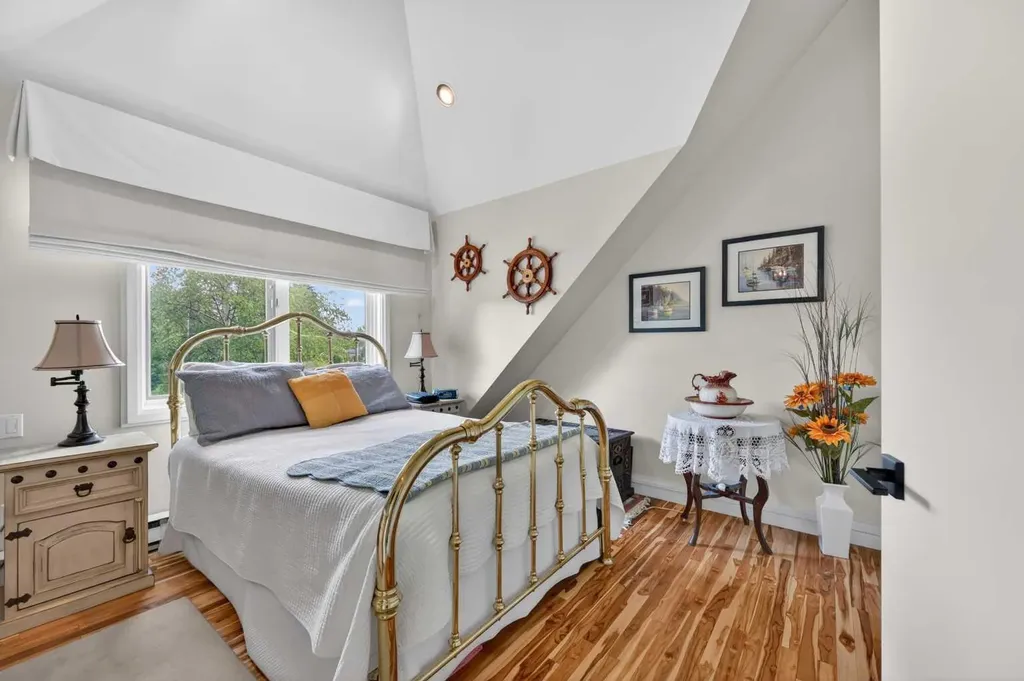 4603 Virginia Drive NW Calgary AB T3A 0N9