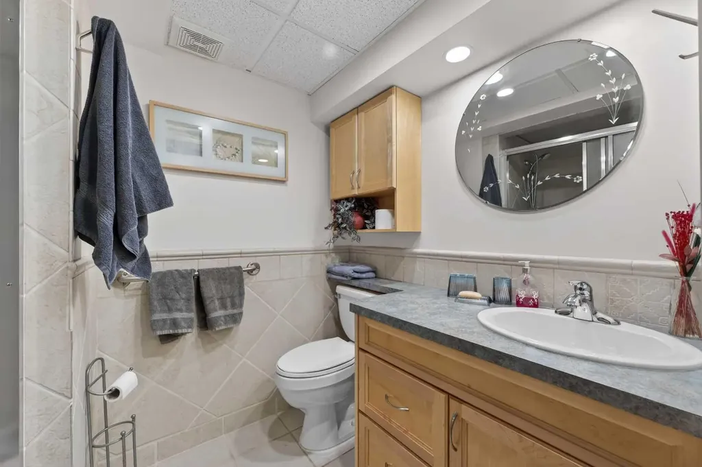 4603 Virginia Drive NW Calgary AB T3A 0N9