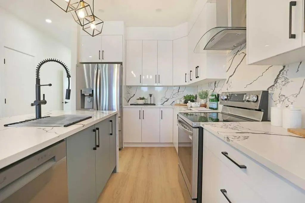 412A Meadowbrook Drive E Brooks AB T1R 1N7
