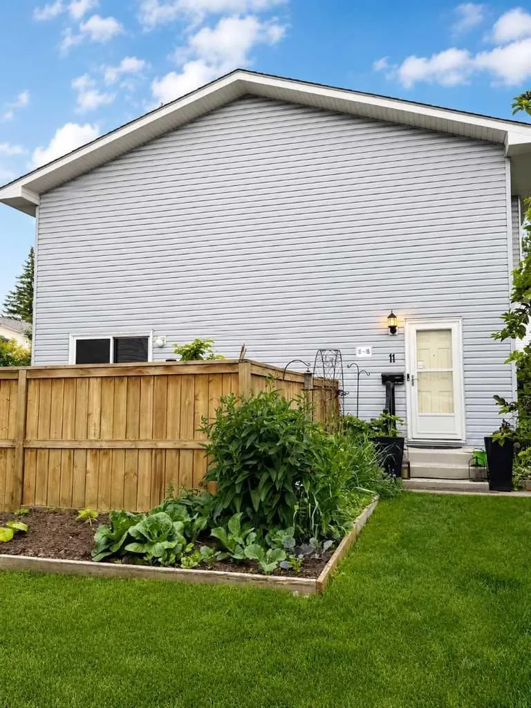 4810 40 Avenue SW Calgary AB T3E 1E5