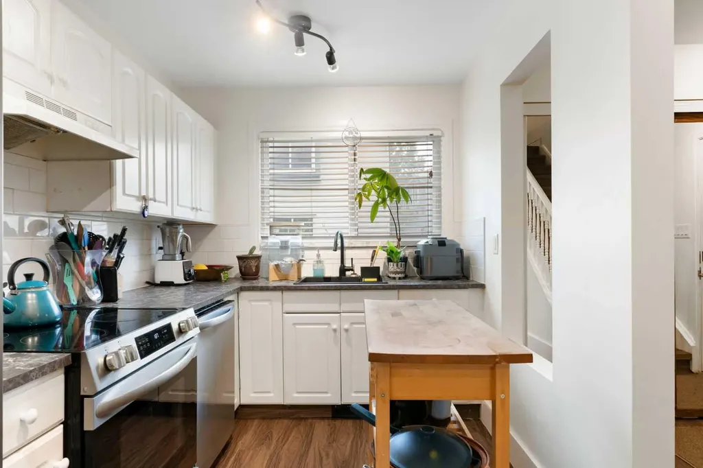 4810 40 Avenue SW Calgary AB T3E 1E5