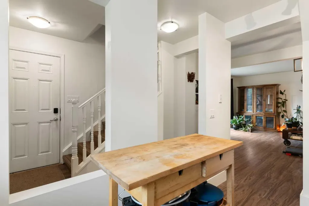4810 40 Avenue SW Calgary AB T3E 1E5
