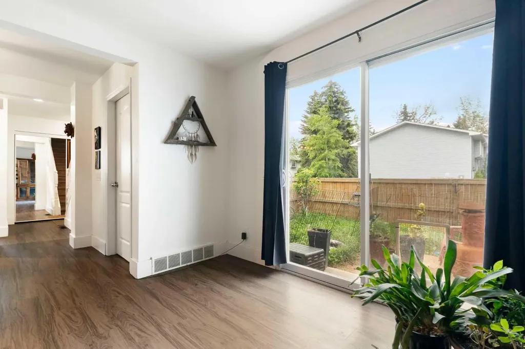 4810 40 Avenue SW Calgary AB T3E 1E5