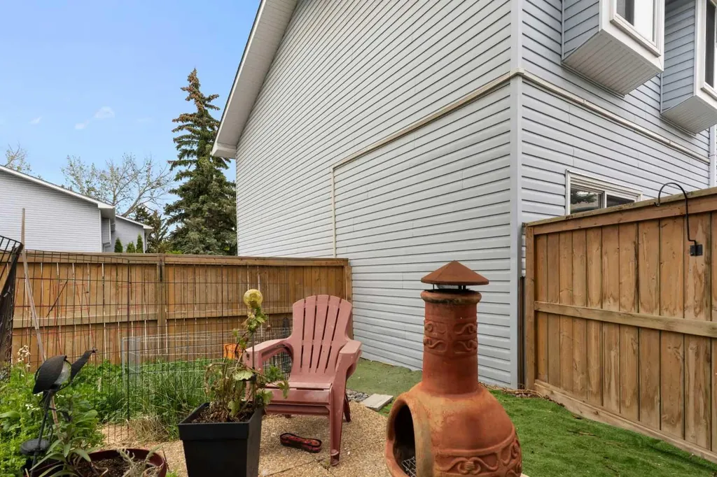 4810 40 Avenue SW Calgary AB T3E 1E5