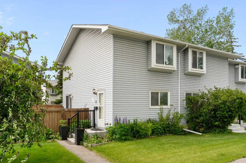 4810 40 Avenue SW Calgary AB T3E 1E5