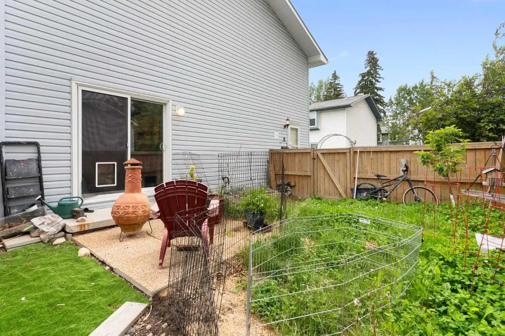 4810 40 Avenue SW Calgary AB T3E 1E5