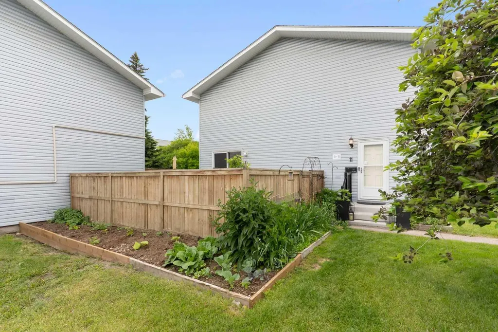 4810 40 Avenue SW Calgary AB T3E 1E5