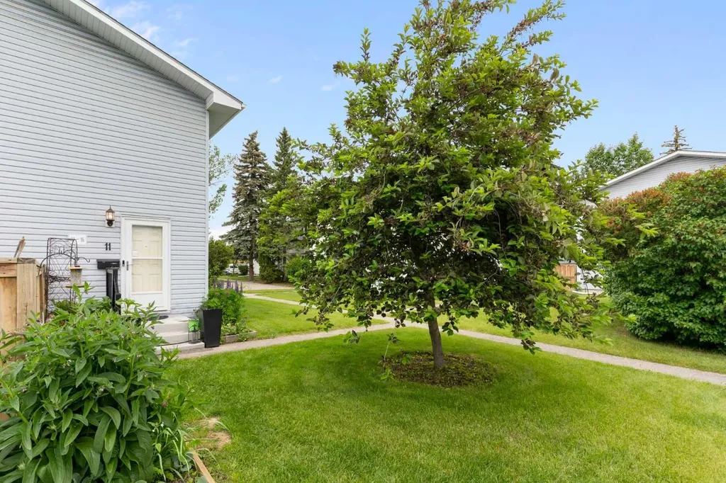 4810 40 Avenue SW Calgary AB T3E 1E5