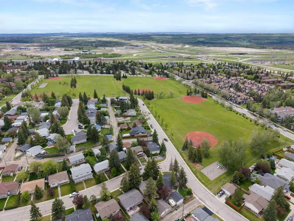 4810 40 Avenue SW Calgary AB T3E 1E5