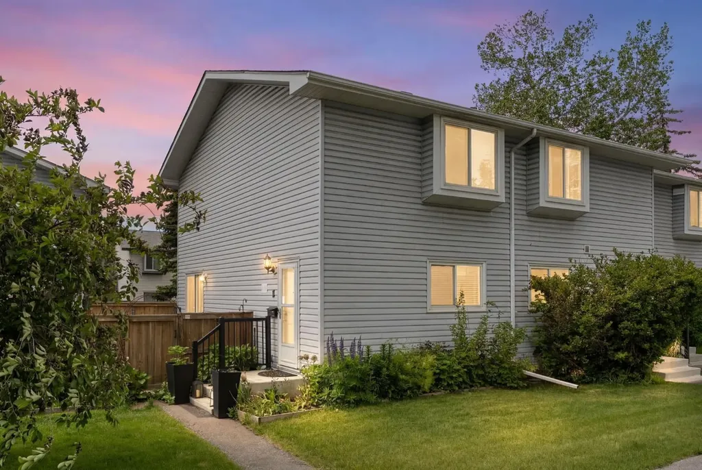 4810 40 Avenue SW Calgary AB T3E 1E5