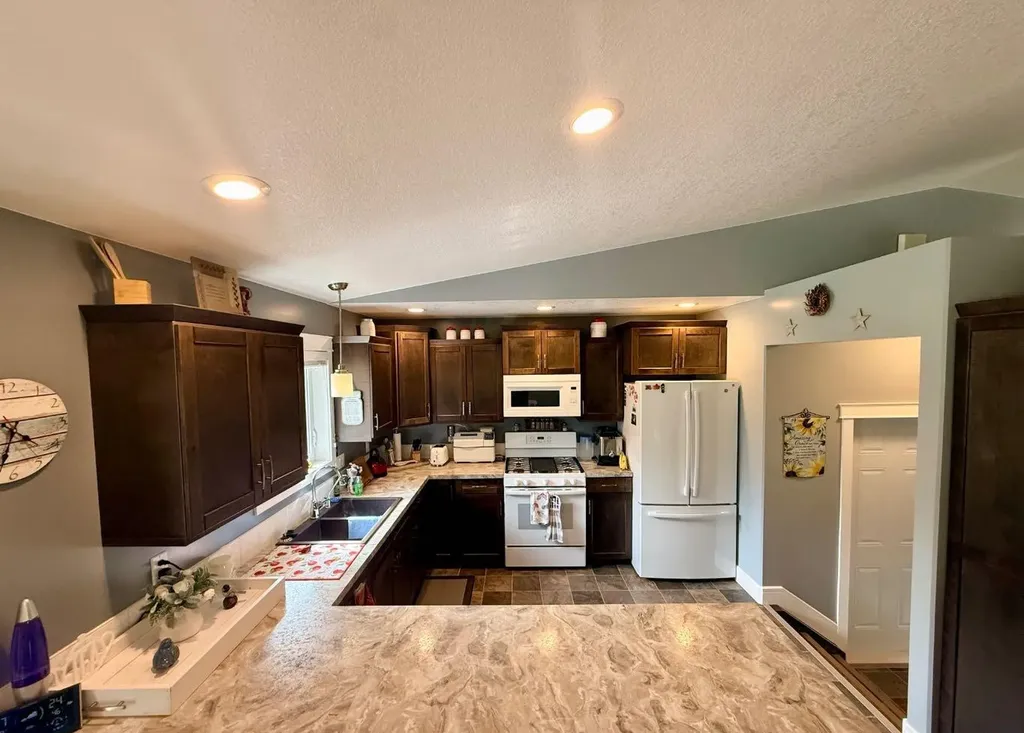 15425 Highway 697 La Crete AB T0H2H0