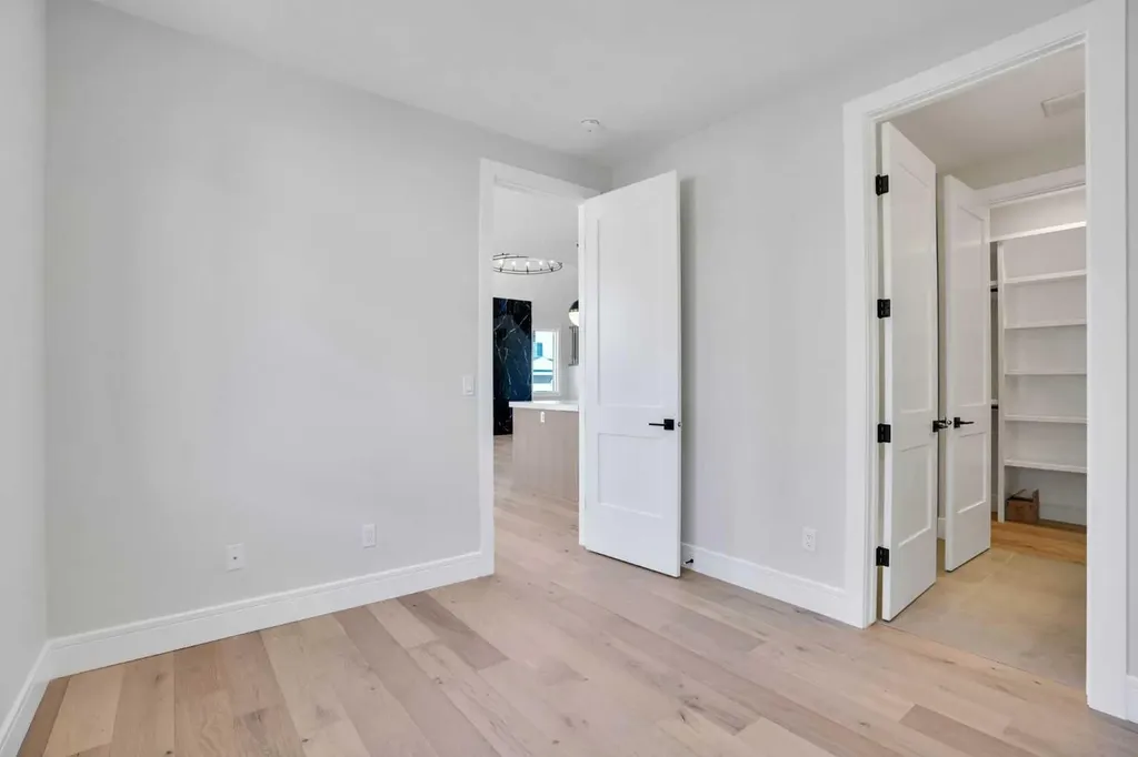 69 Waterford Place Chestermere AB T1X 3B3