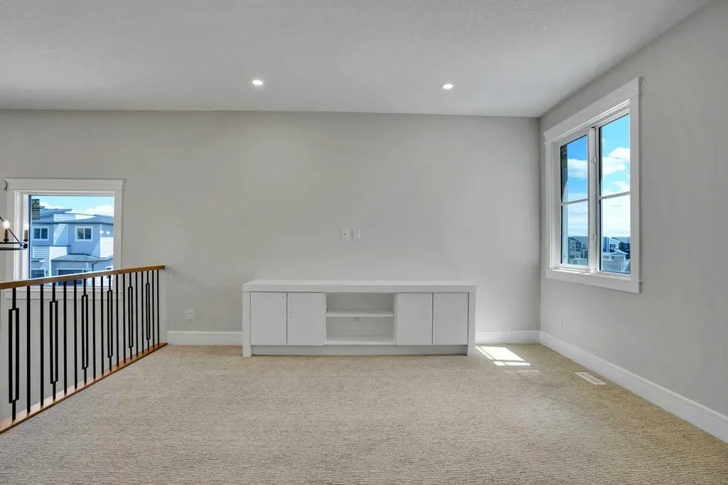 69 Waterford Place Chestermere AB T1X 3B3