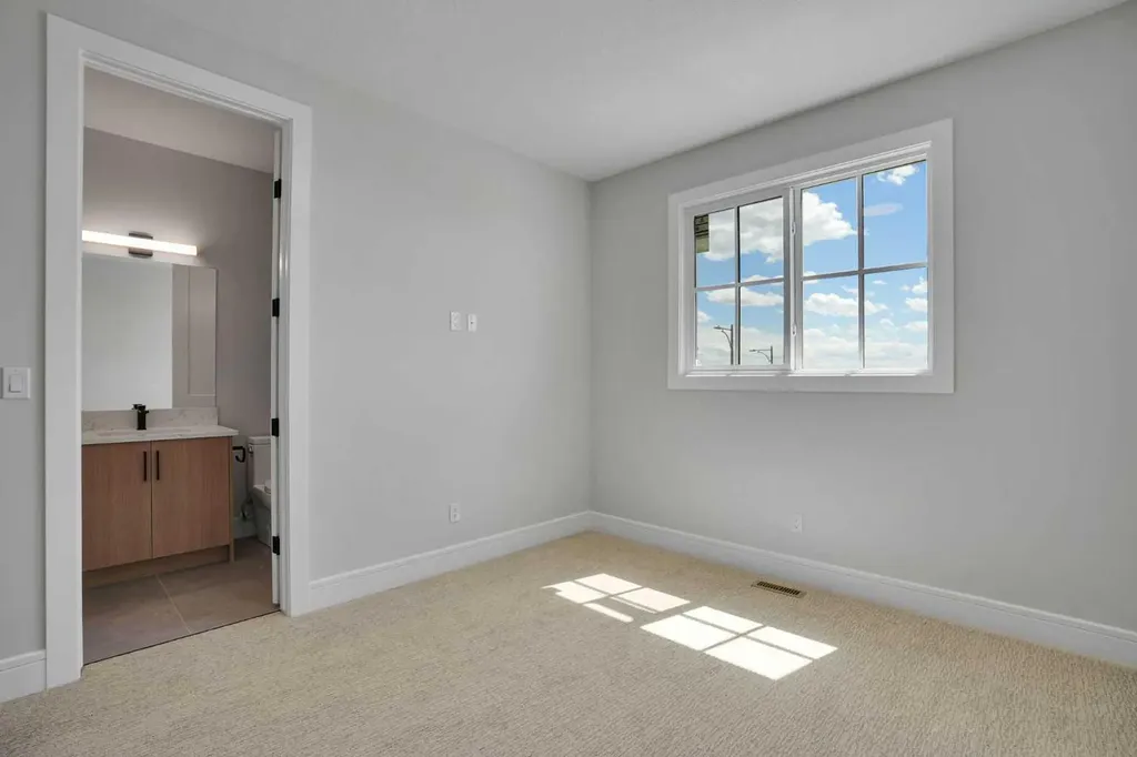 69 Waterford Place Chestermere AB T1X 3B3