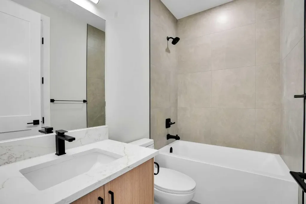 69 Waterford Place Chestermere AB T1X 3B3