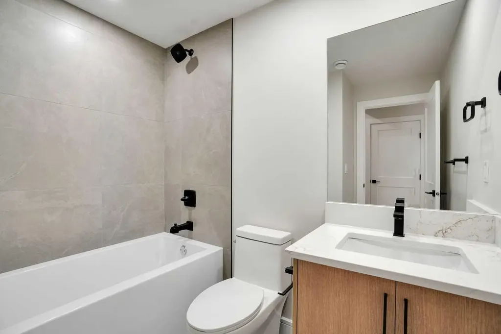 69 Waterford Place Chestermere AB T1X 3B3