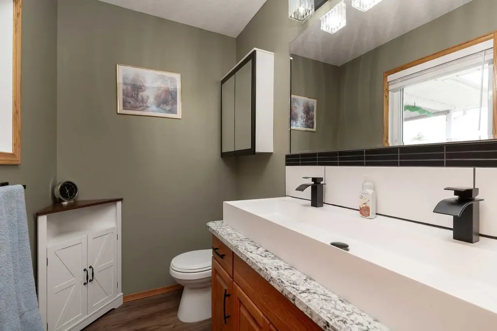 2123 16 Avenue Coaldale AB T1M 1J9