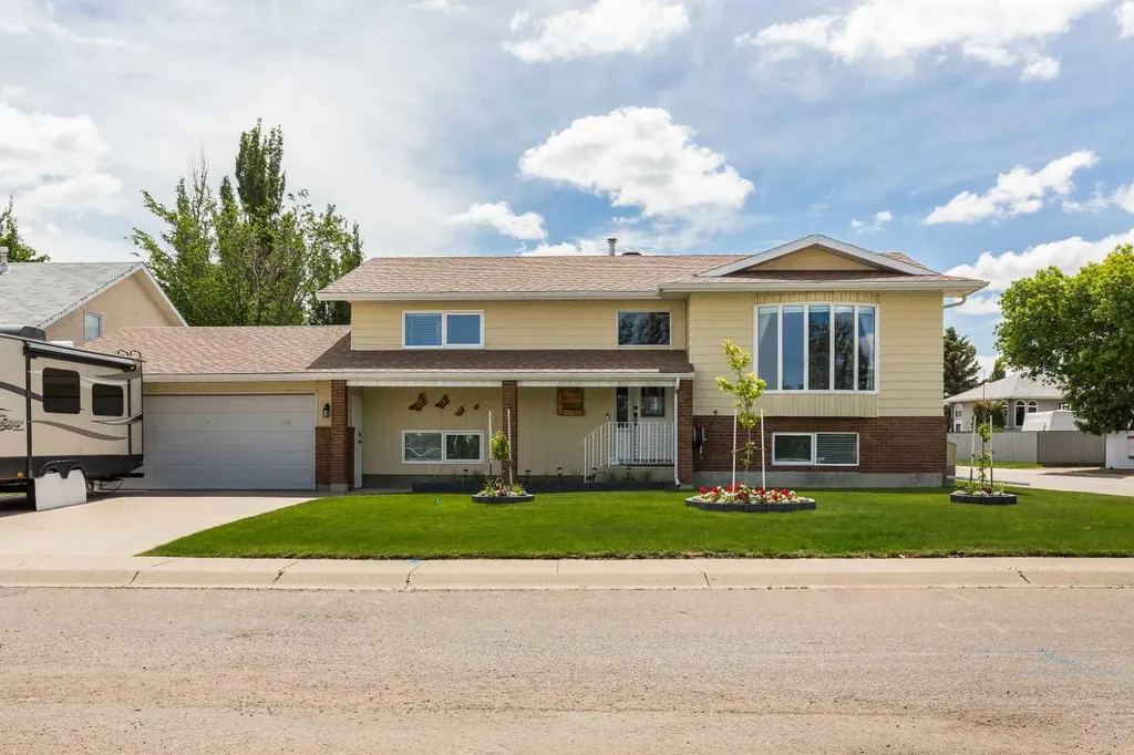 2123 16 Avenue Coaldale AB T1M 1J9