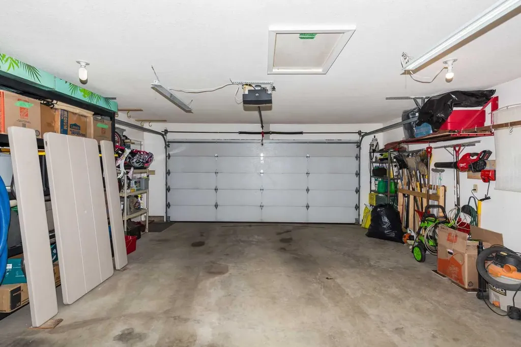 2123 16 Avenue Coaldale AB T1M 1J9