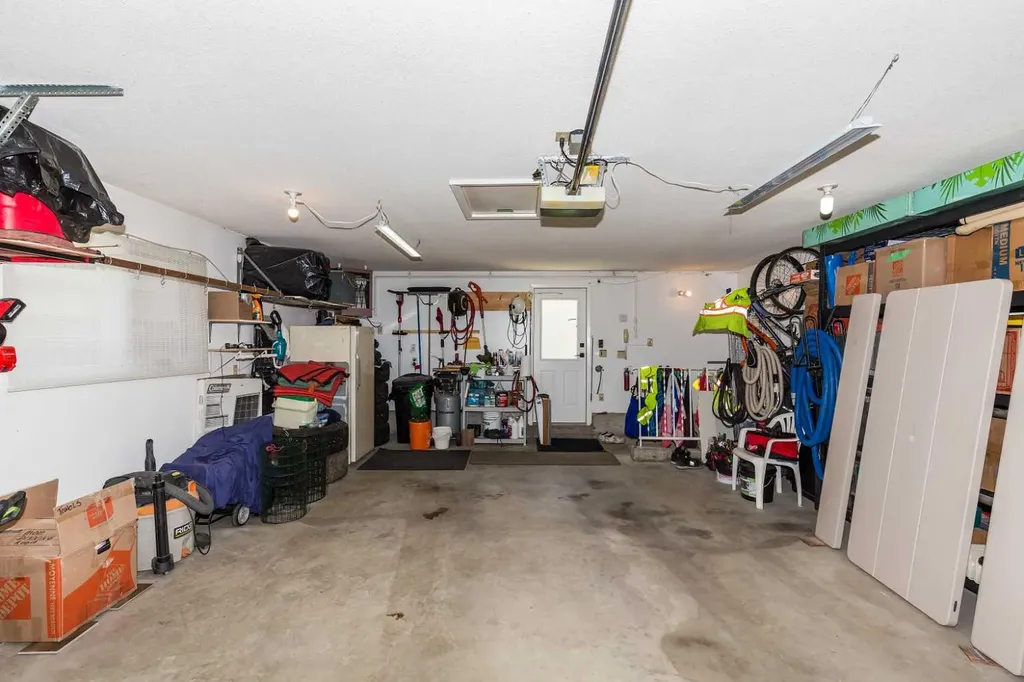 2123 16 Avenue Coaldale AB T1M 1J9