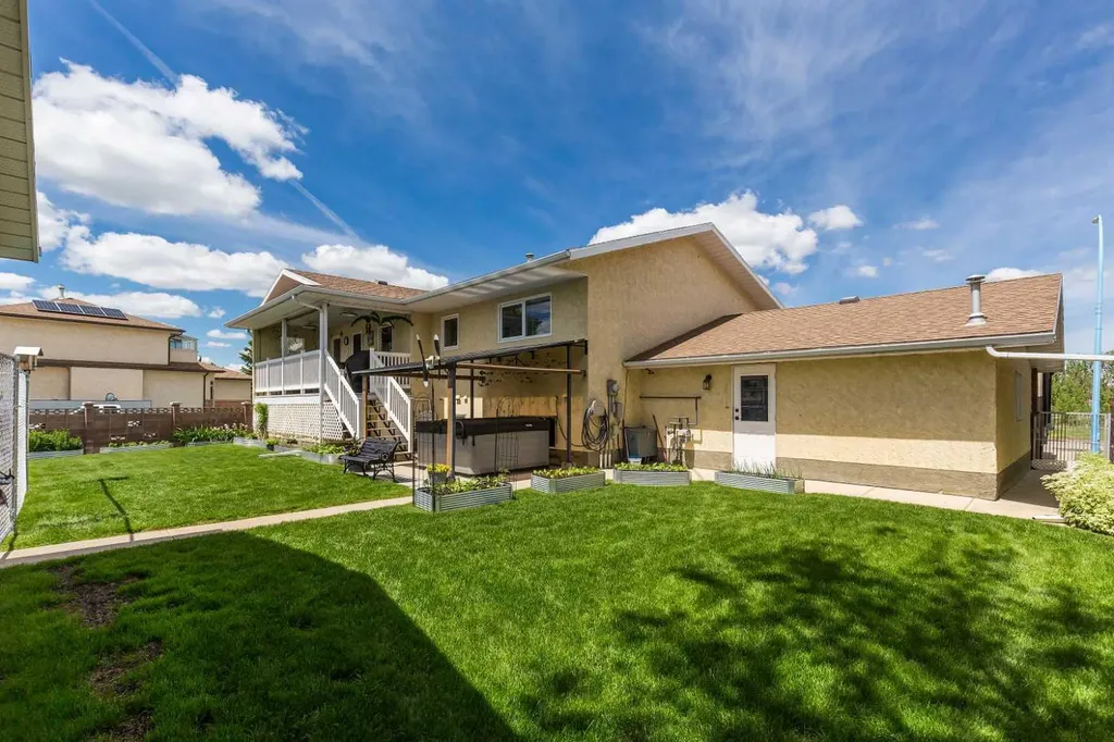 2123 16 Avenue Coaldale AB T1M 1J9