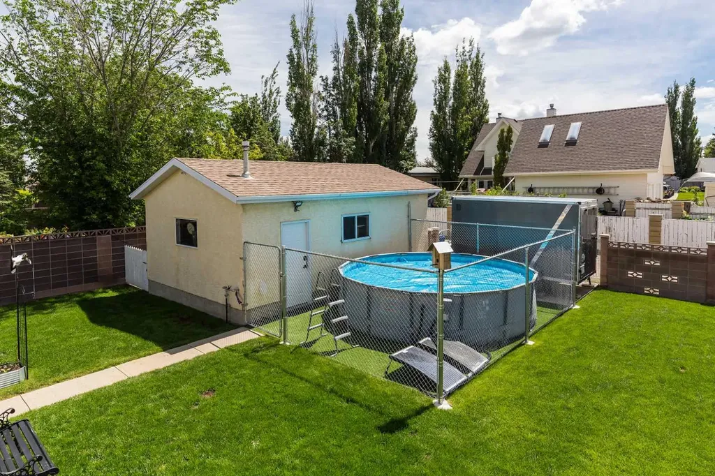 2123 16 Avenue Coaldale AB T1M 1J9