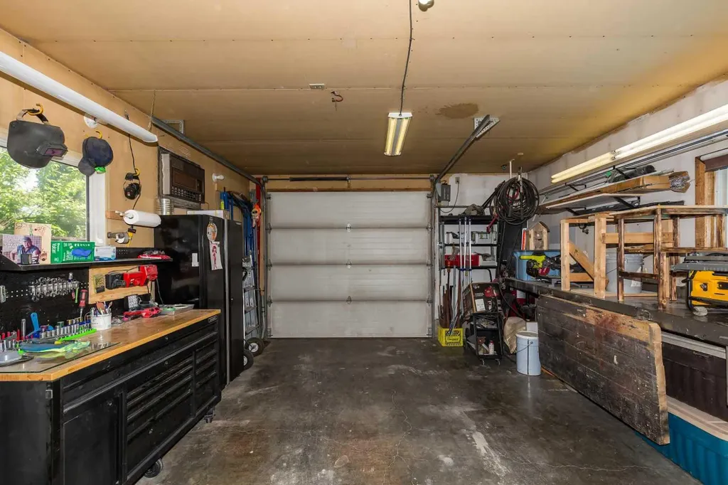 2123 16 Avenue Coaldale AB T1M 1J9